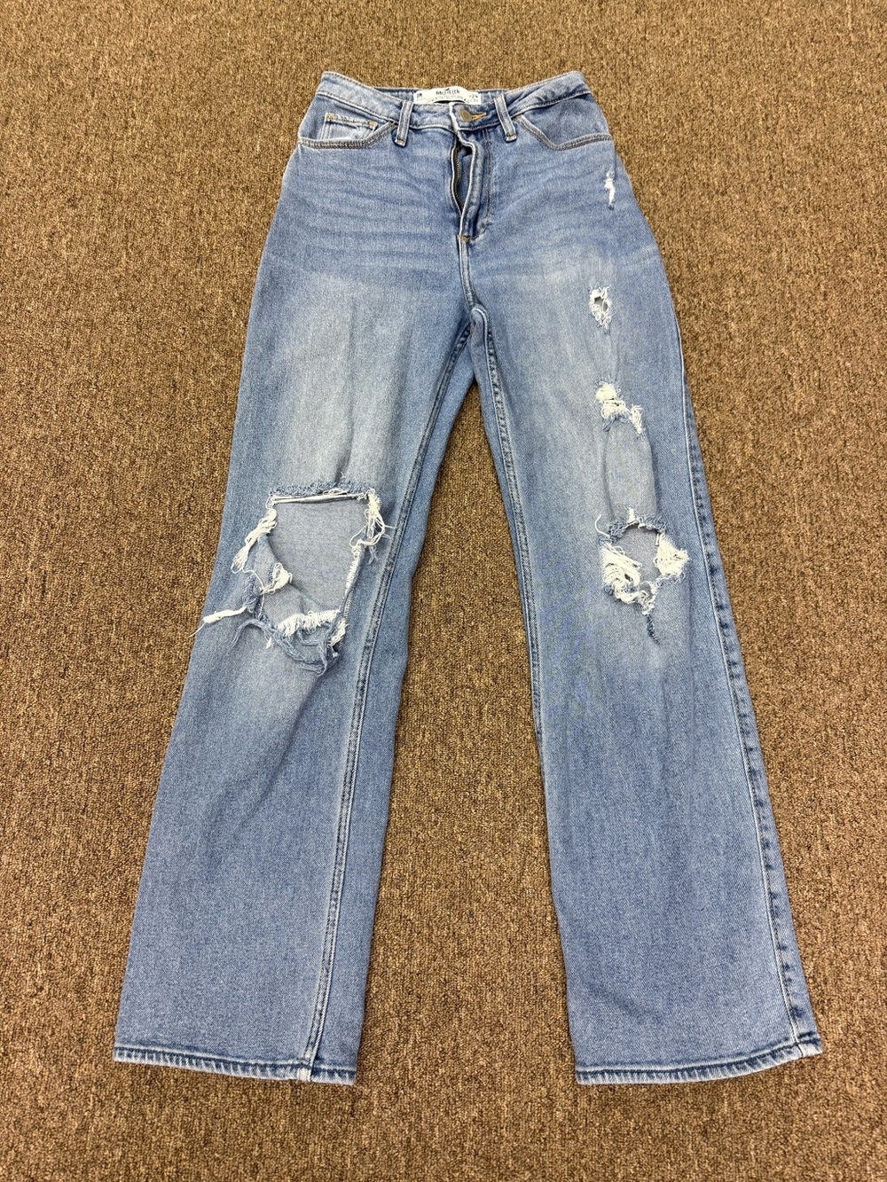 Hollister Curvy Ultra High Rise VTG  Distressed Ripped Straight Jeans Size OR